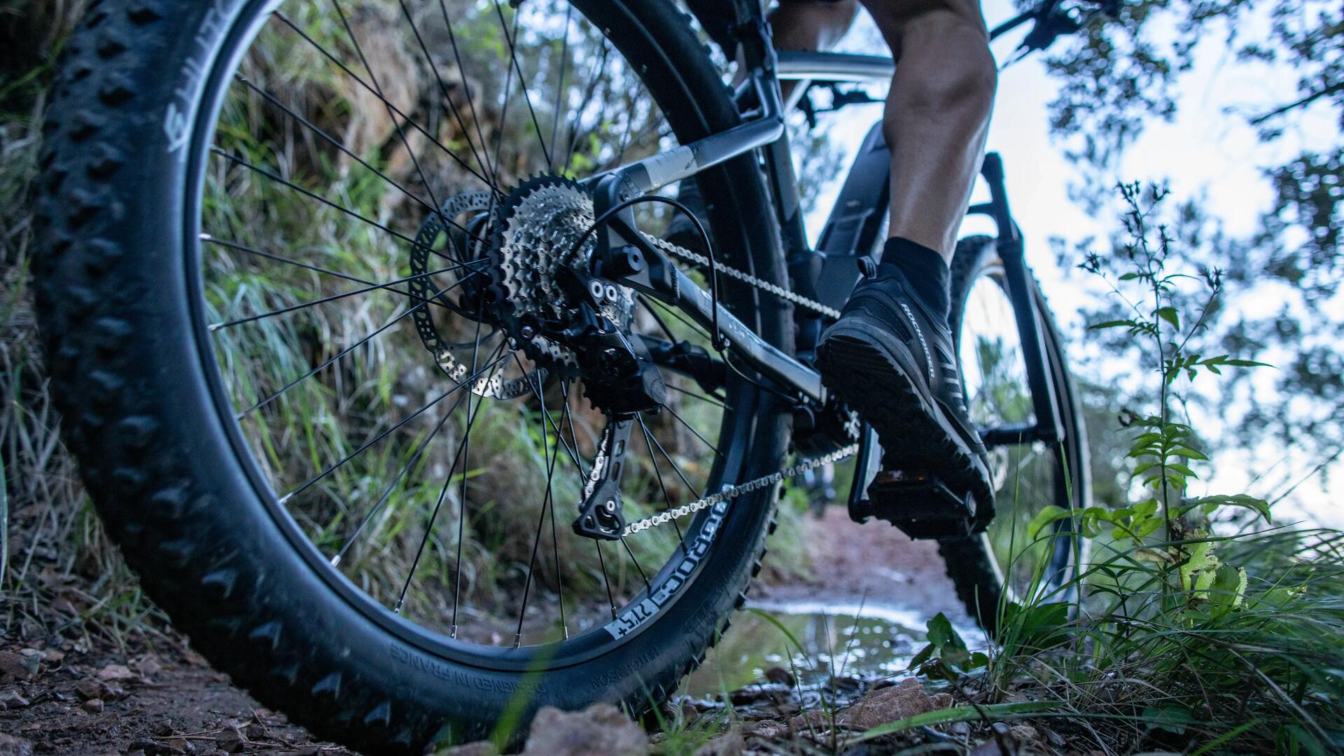 BICICLETĂ MTB ROCKRIDER ST 520 NEGRU/ALBASTRU