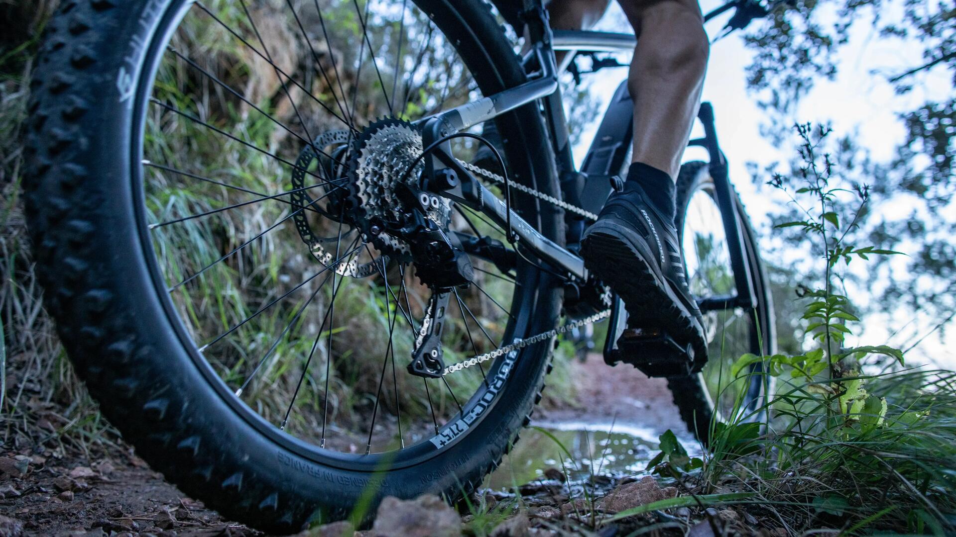 BICICLETĂ MTB ROCKRIDER ST 530 S NEGRU-ROȘU