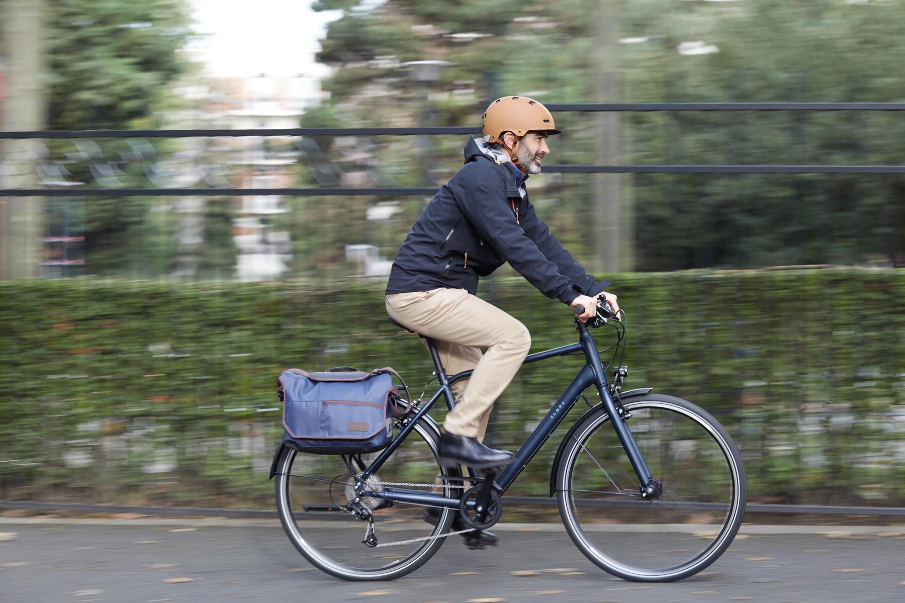 Ahorrar tiempo y dinero yendo al trabajo en bici de forma segura,