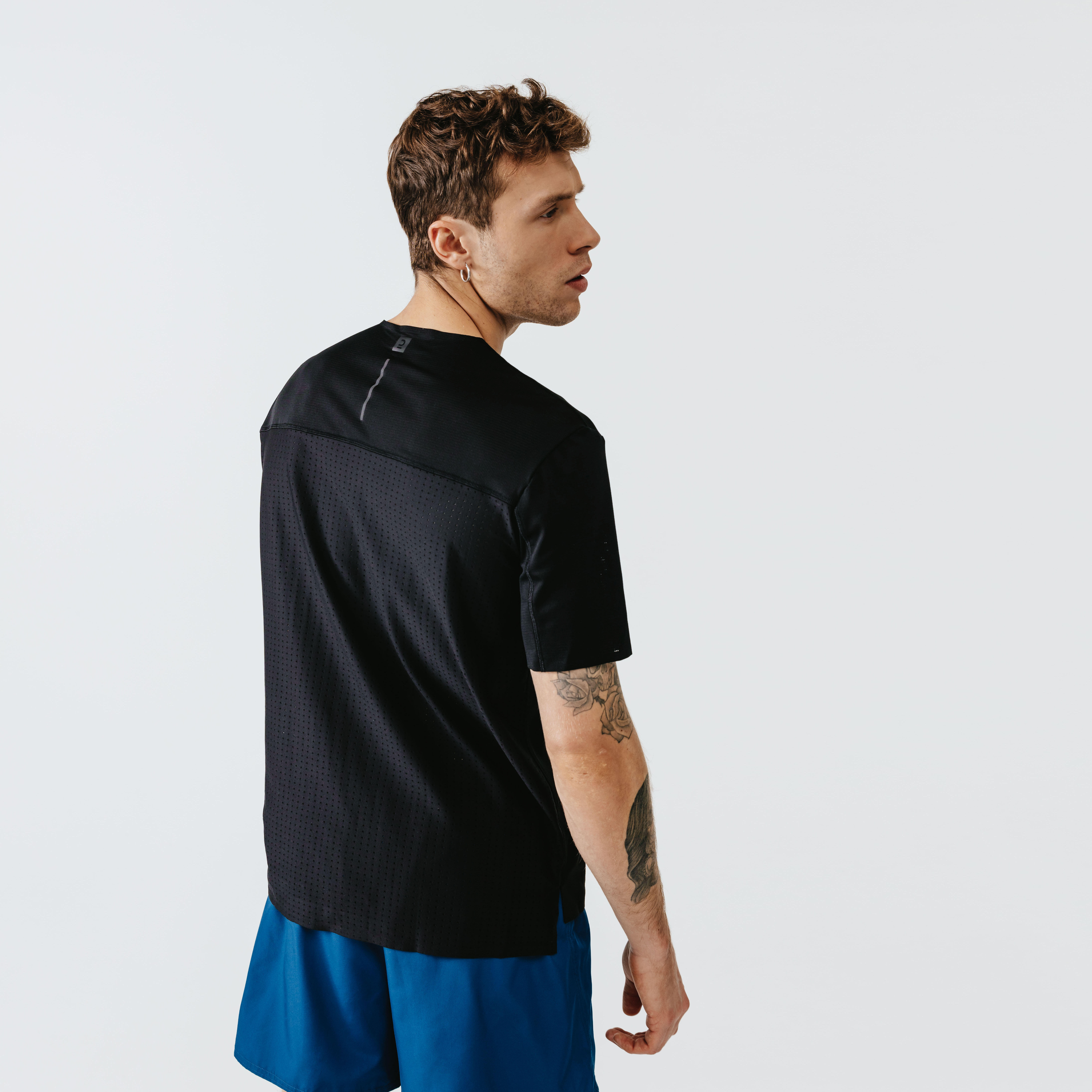 Buy Men s Running Breathable and Ventilated T Shirt Dry Breath Black Online Decathlon