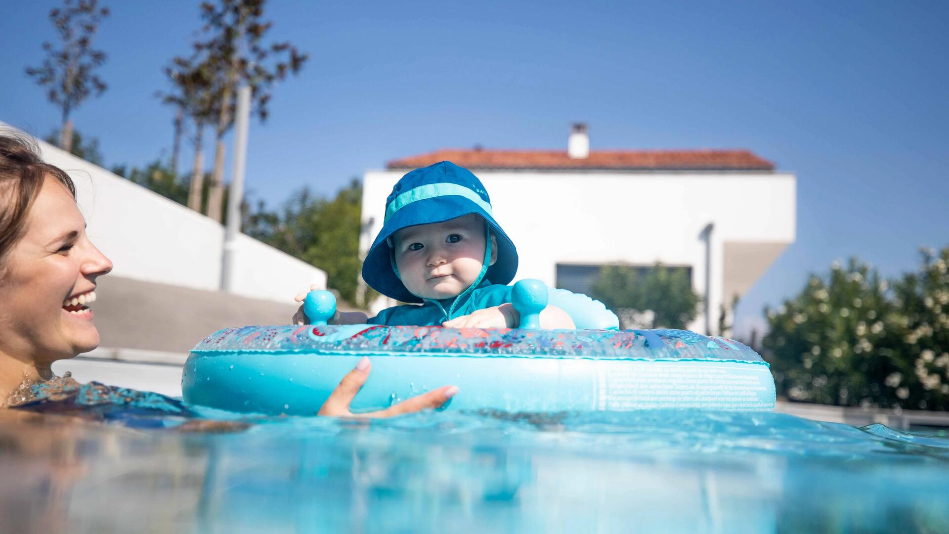 Boia insuflável de piscina com assento e pegas para bebés de 7-15 kg transparente