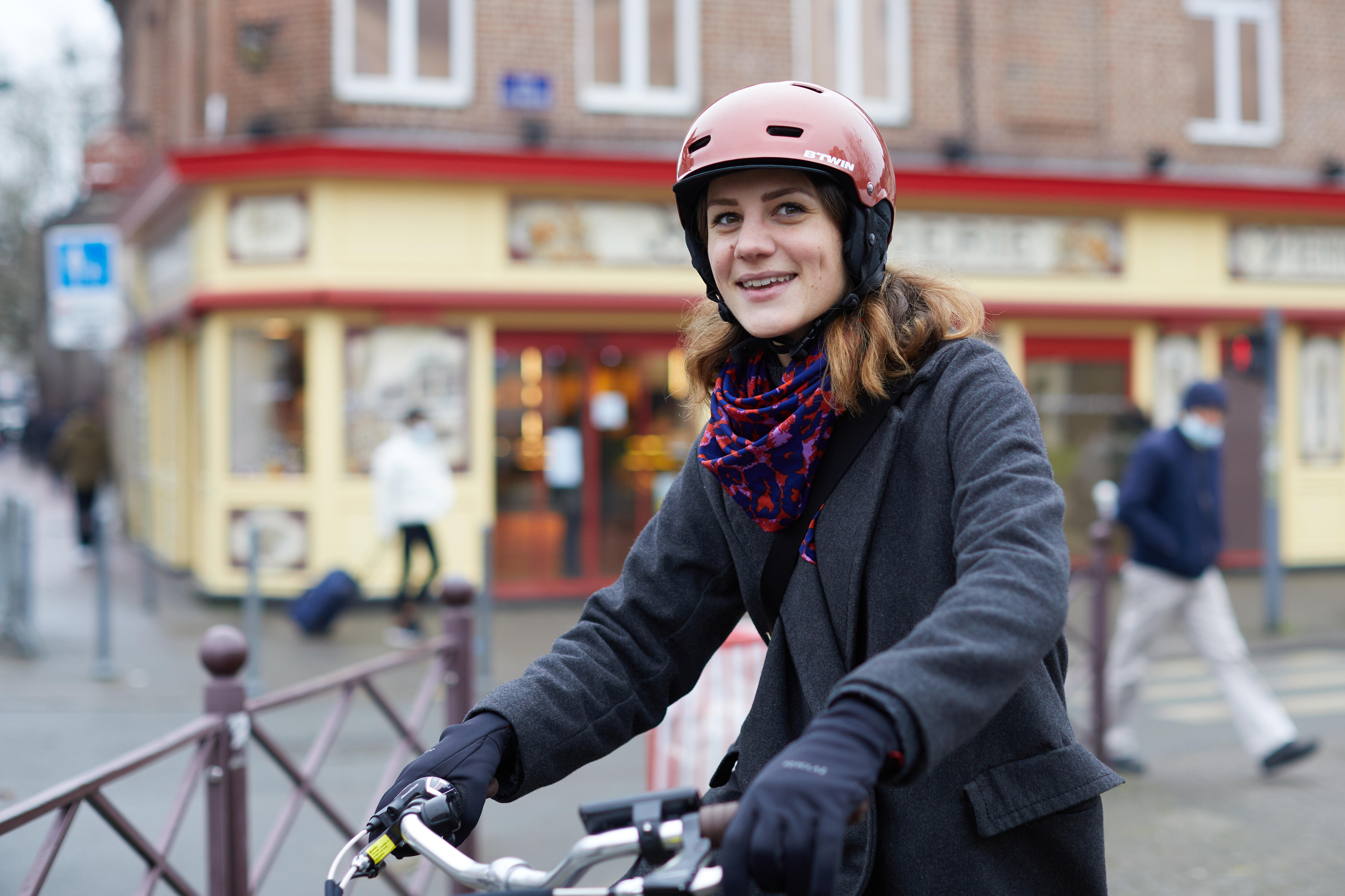 Comment bien choisir son casque de vélo de ville : mode d'emploi