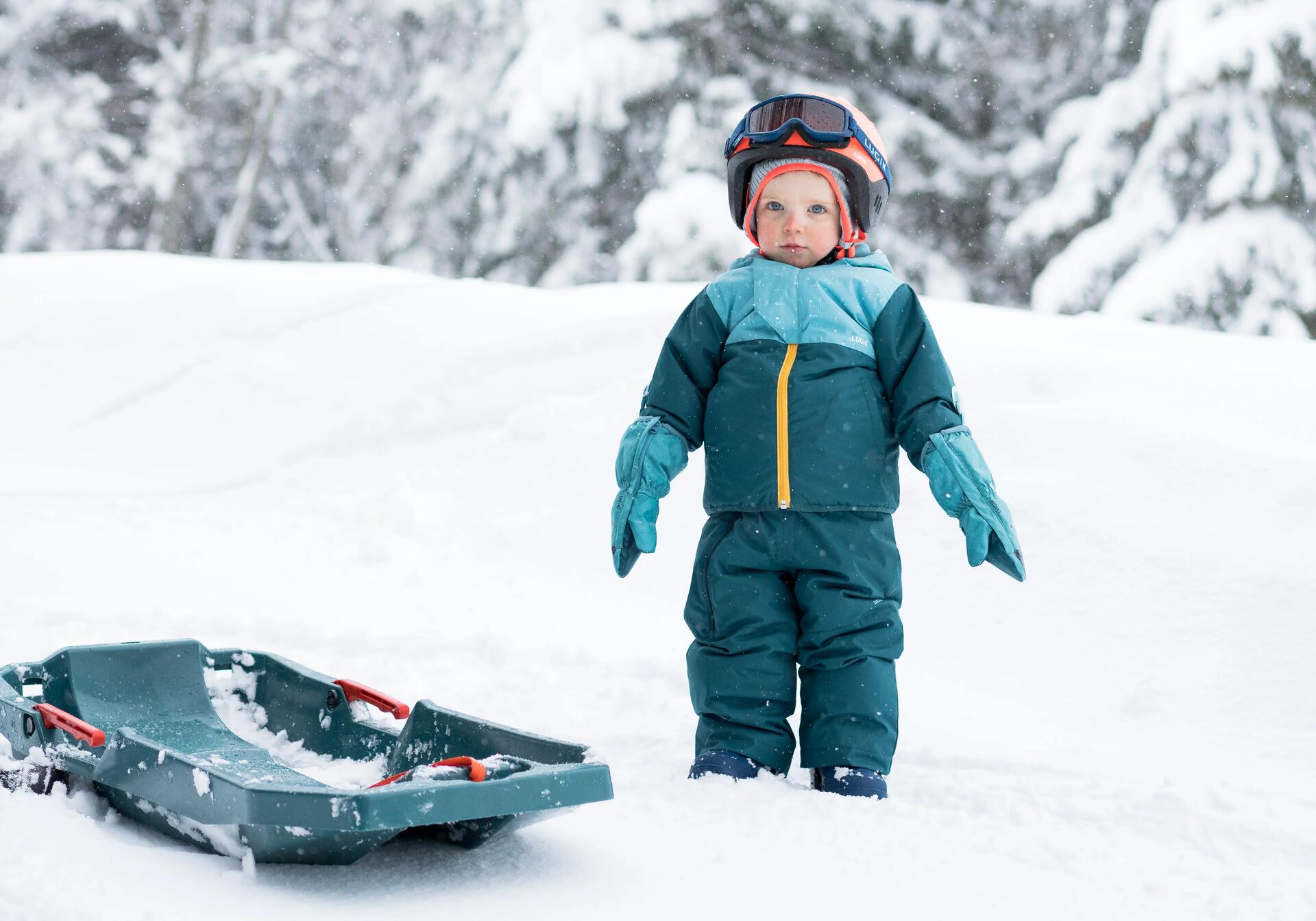 bébé à la neige
