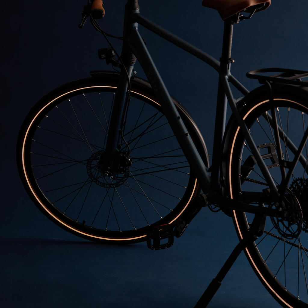 Garo distanču pilsētas velosipēds “900” ar augsto rāmi