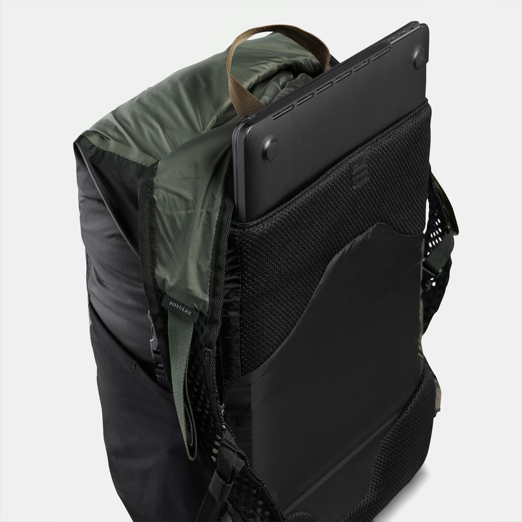 Skladný a nepremokavý cestovný batoh Travel 25 litrov čierny