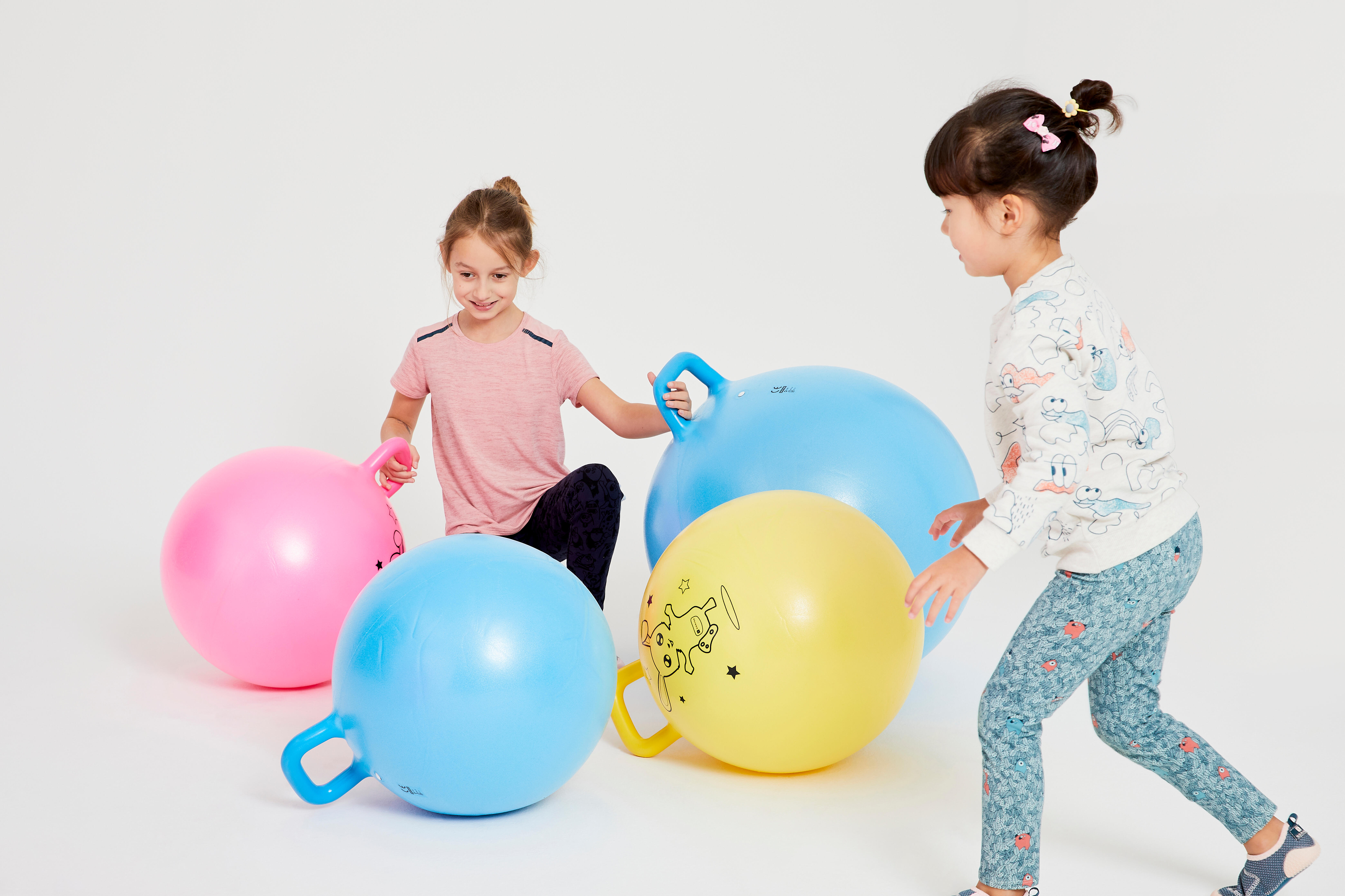 ZD Trading Hopper Ball - Ballon Sauteur avec poignée - Jouet pour Enfant 3  Ans et Plus - Ballon Gonflable Magenta - 45cm : : Jeux et Jouets