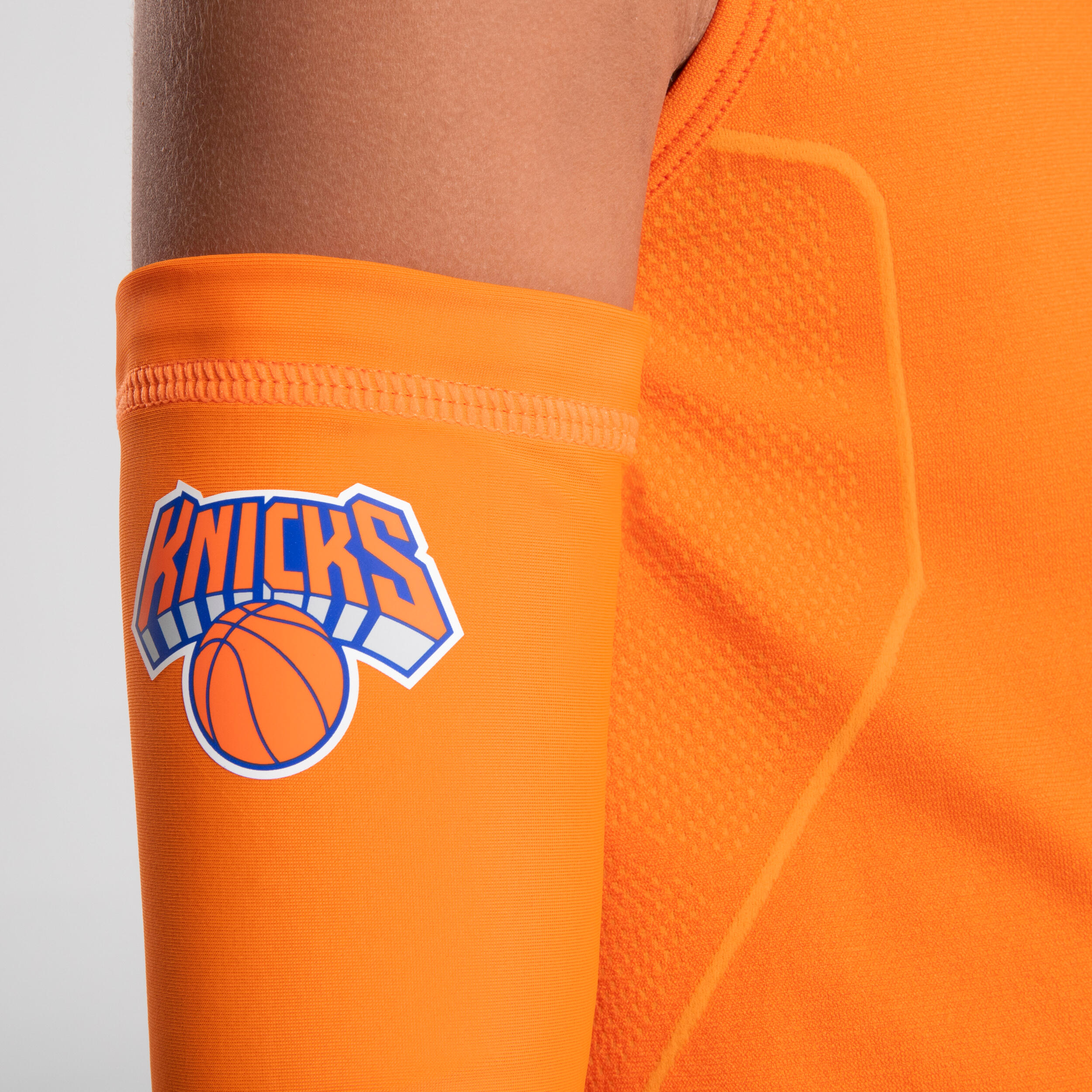 Kids' Basketball Elbow Guard E500 - Orange/NBA New York Knicks 5/10
