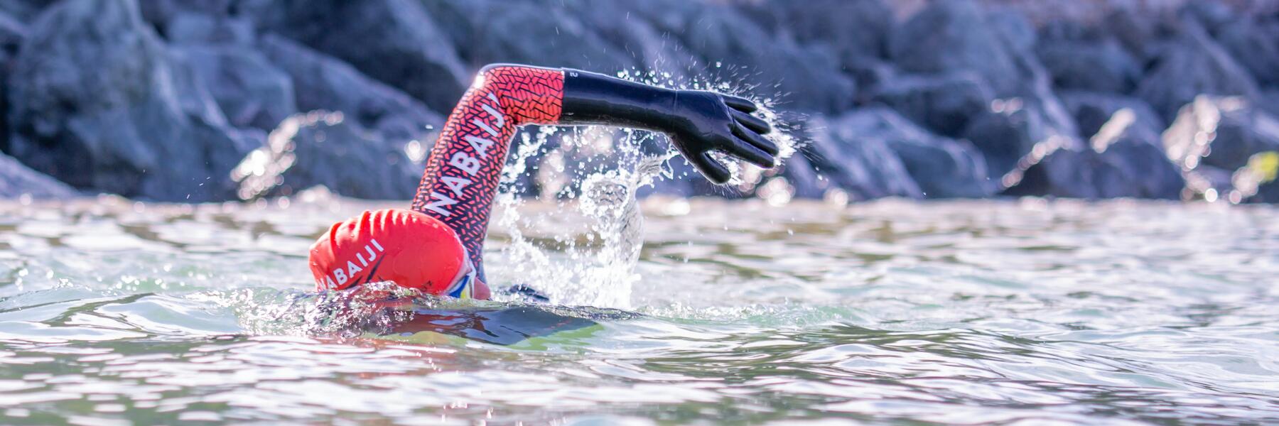 Beim Freiwasserschwimmen den Naturbedingungen trotzen