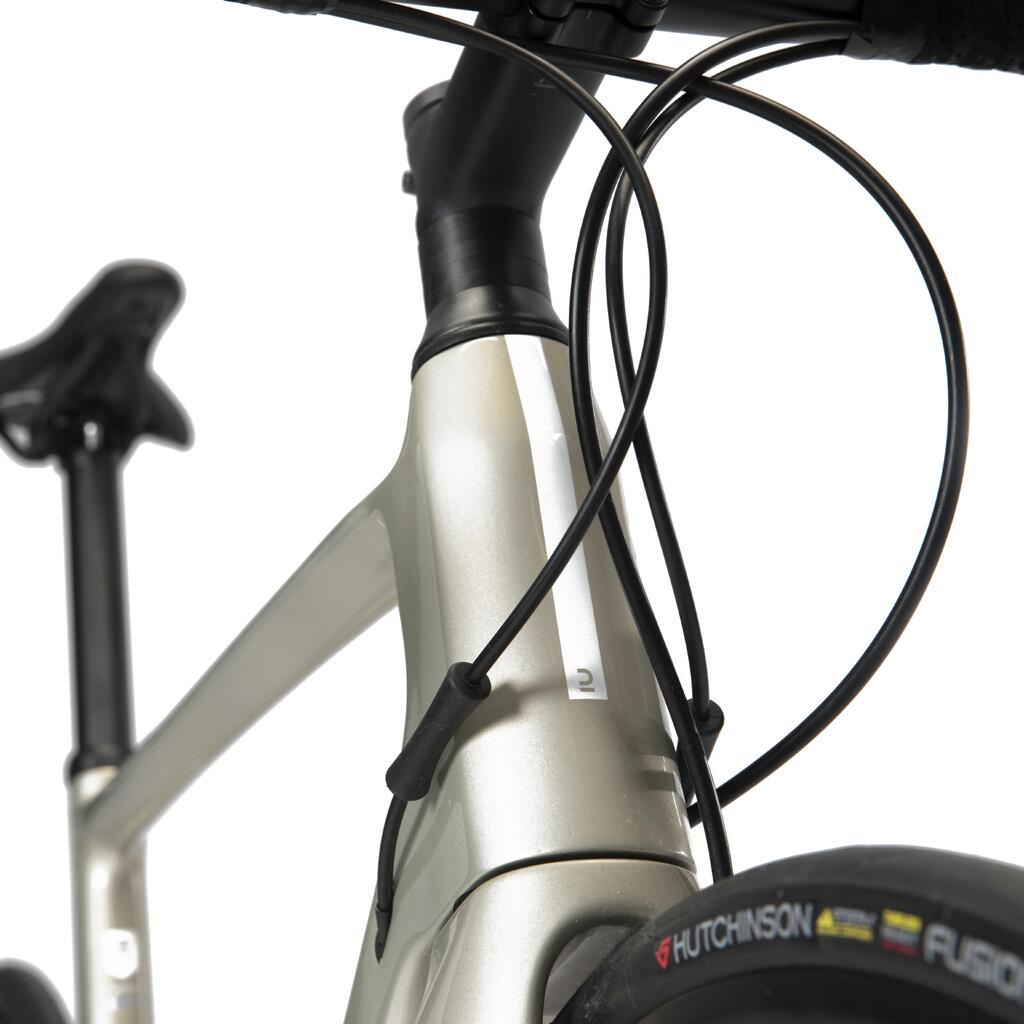Dámsky cestný bicykel EDR karbónový rám kotúčové brzdy Shimano 105 béžový