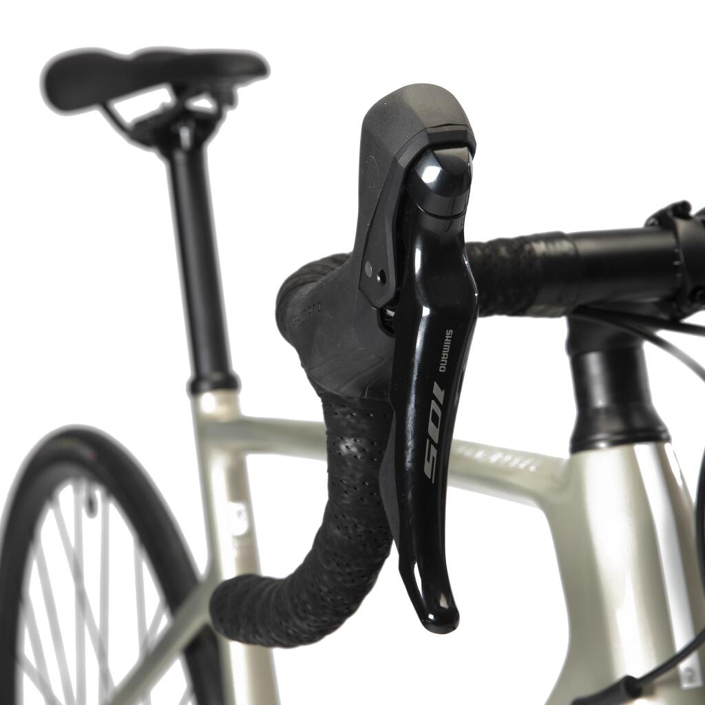 Dámsky cestný bicykel EDR karbónový rám kotúčové brzdy Shimano 105 béžový