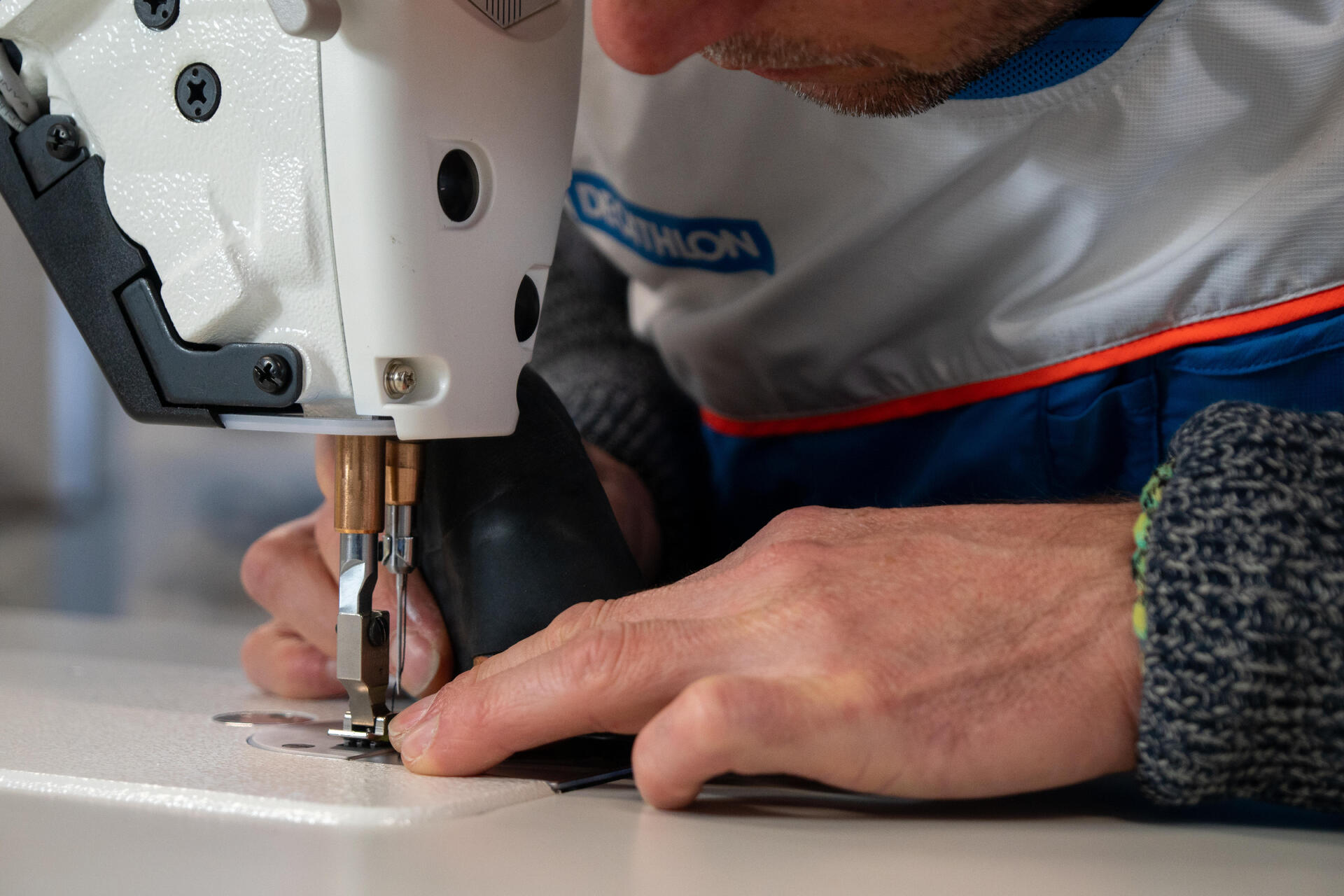 DEINE SKI-DAUNENJACKE REPARIEREN