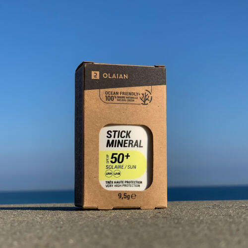 STICK solaire minéral et naturel pour le visage SPF50+ .