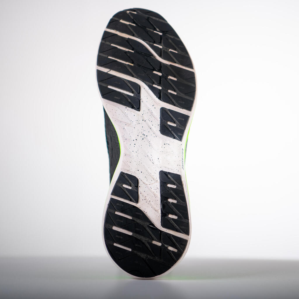 Vīriešu dinamiskie skriešanas apavi “Kiprun KD500”, melni/zaļi