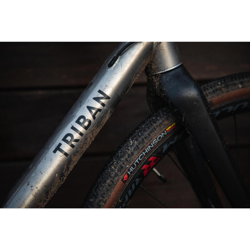 Bicicleta de gravel cuadro titanio Shimano GRX ruedas fulcrum Triban GRVL 900 TI