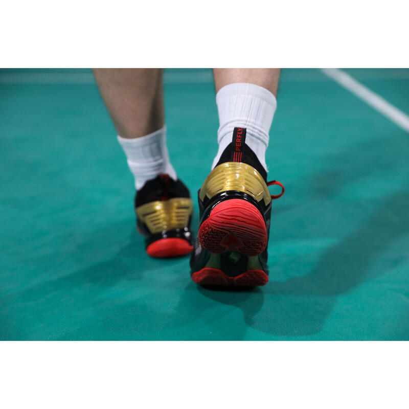 Pánské badmintonové boty BS990 černo-zlaté