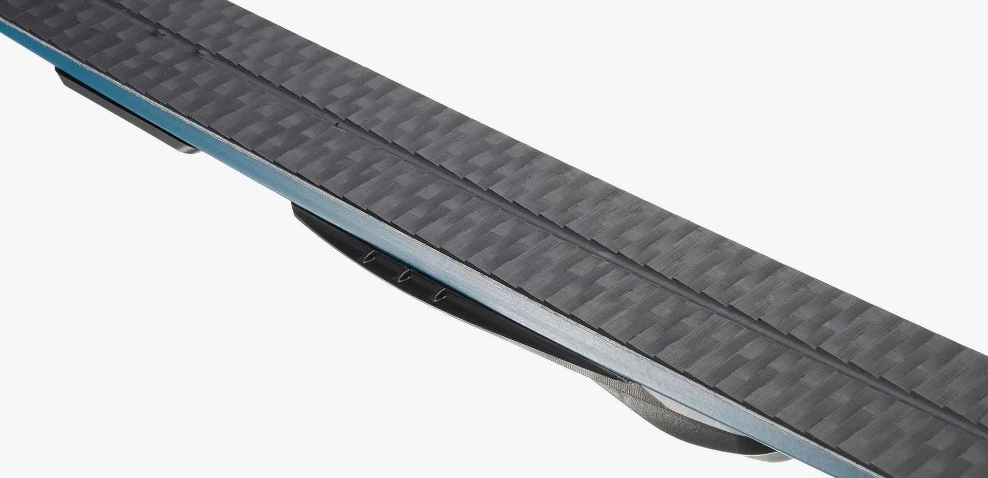 Semelle ski de fond classique a écailles