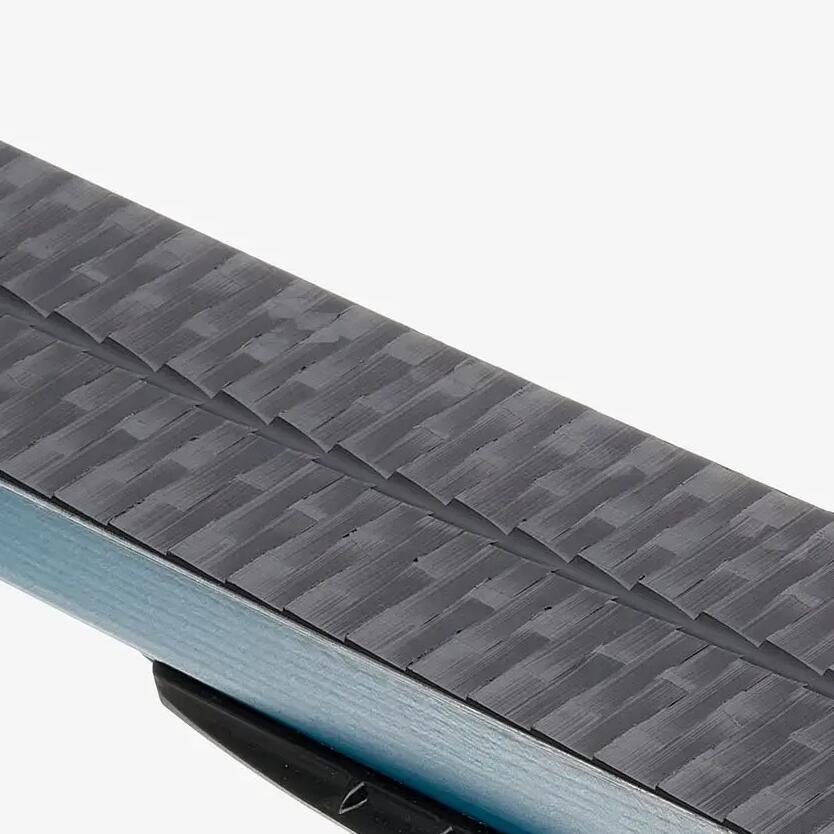 Ski de fond à écailles