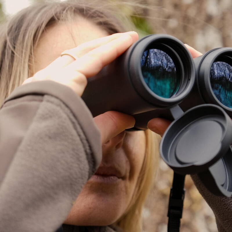 How do binoculars work? 