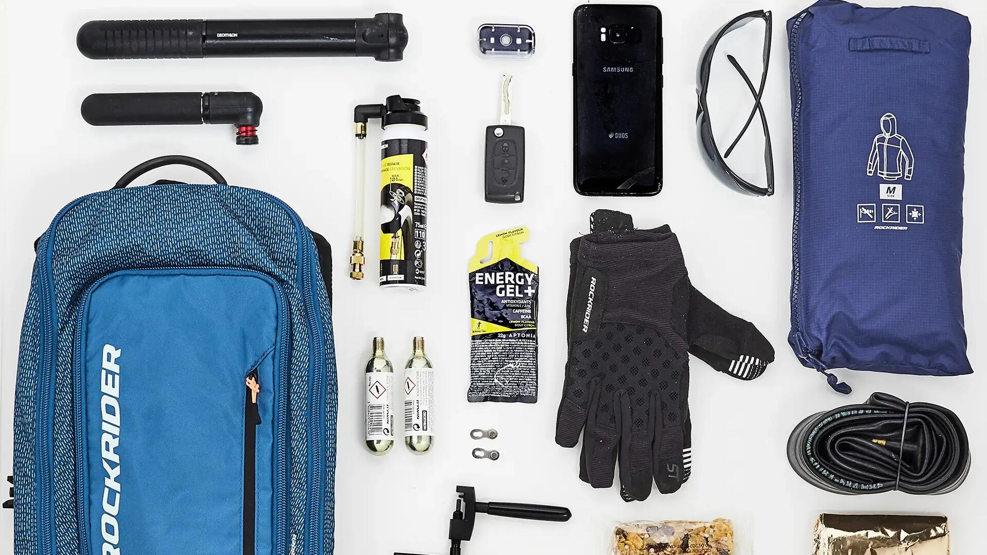 EMPORTEZ LE NÉCESSAIRE…