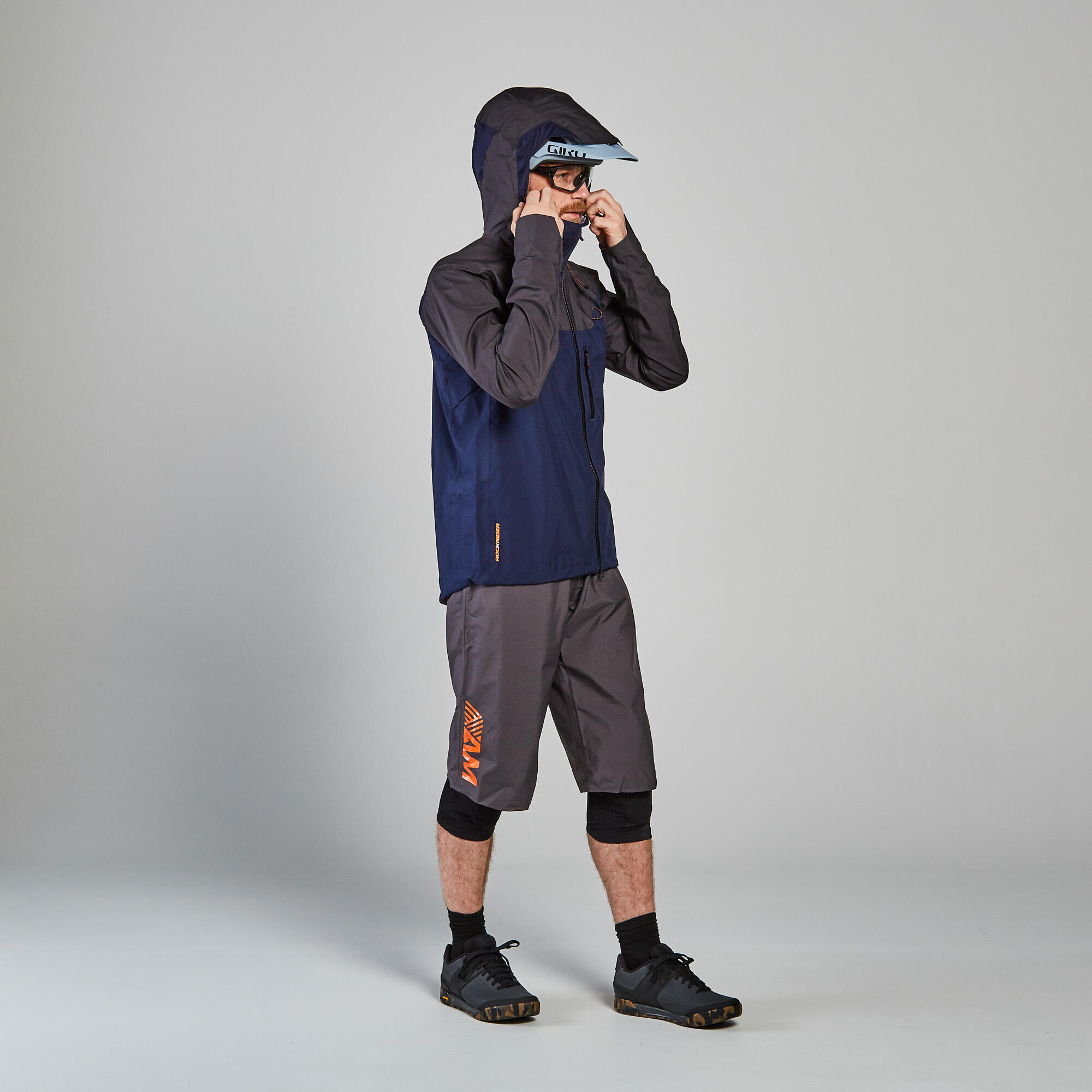 Sur-short de vélo VTT All Mountain imperméable 7/8