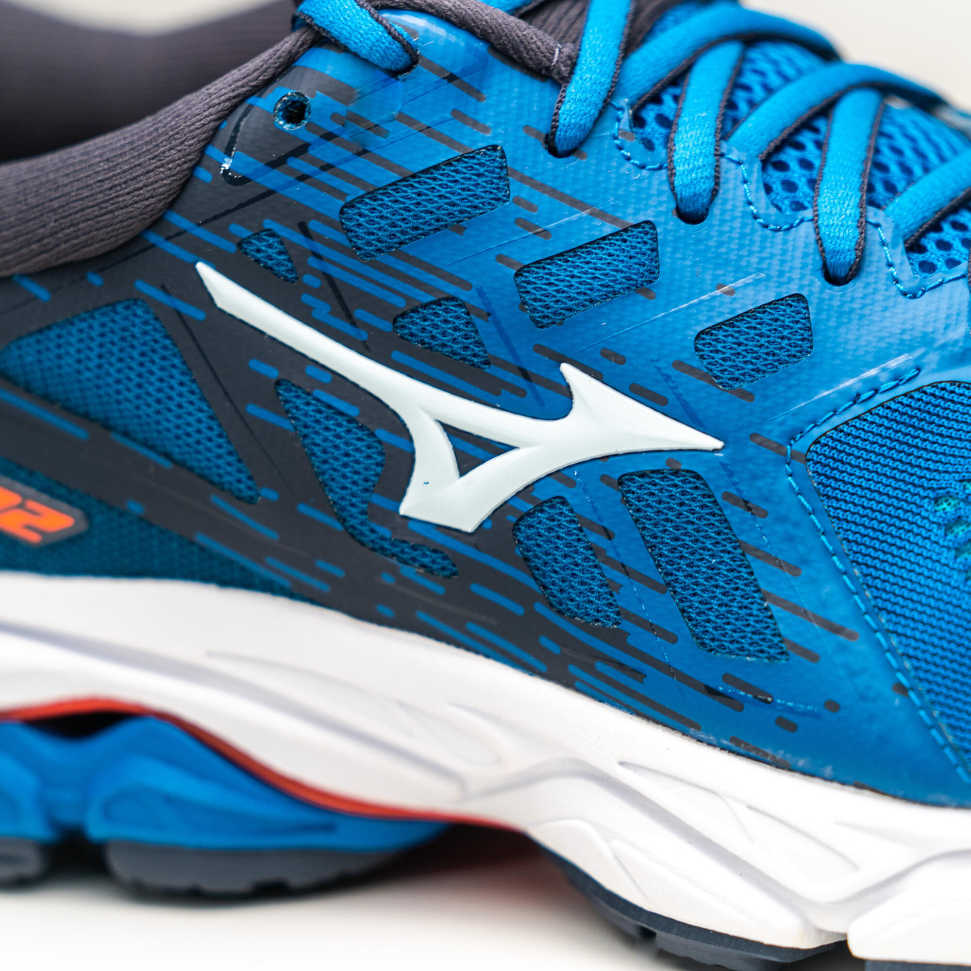 mizuno ultima 4