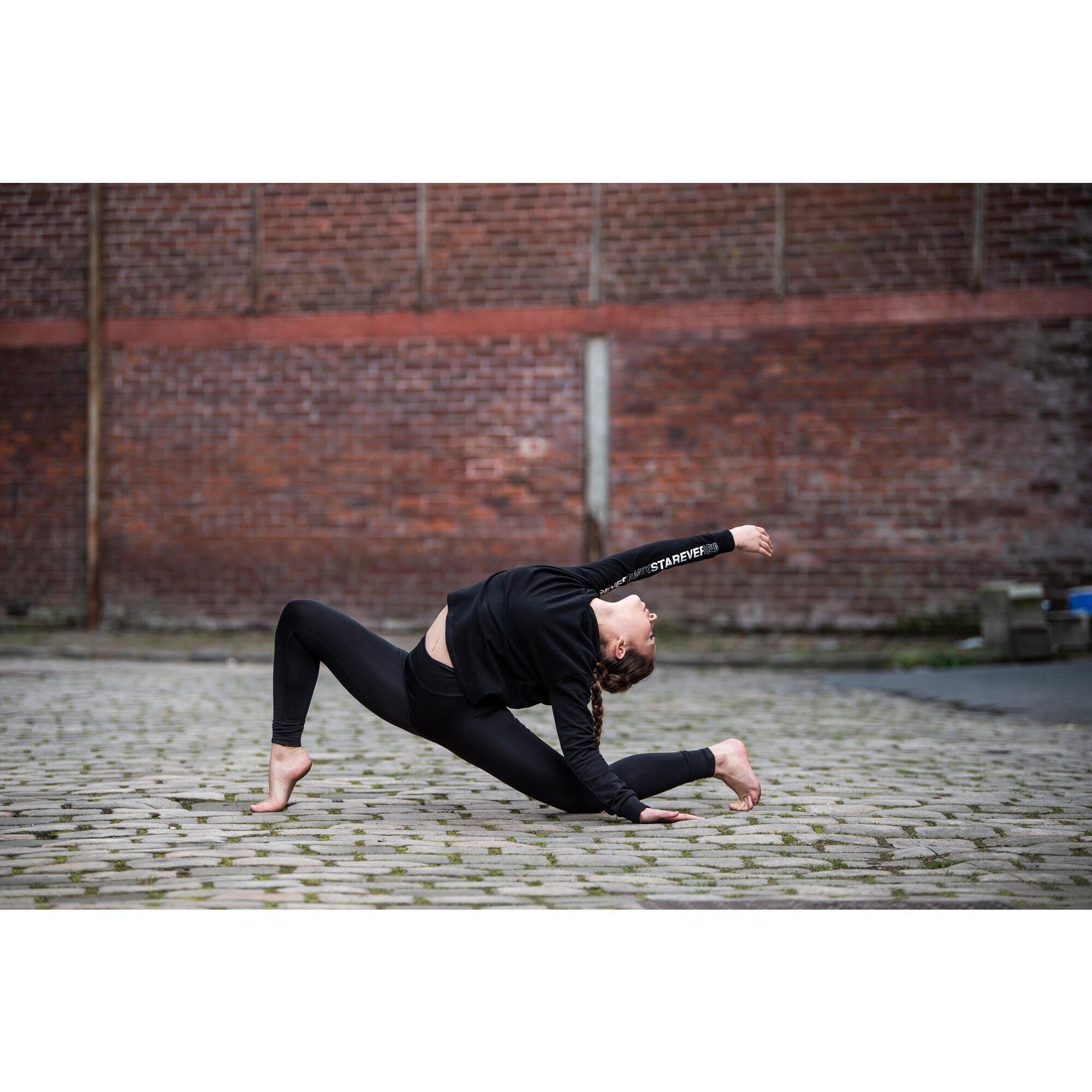 Толстовка для современного танца укороченная для девочек черная STAREVER