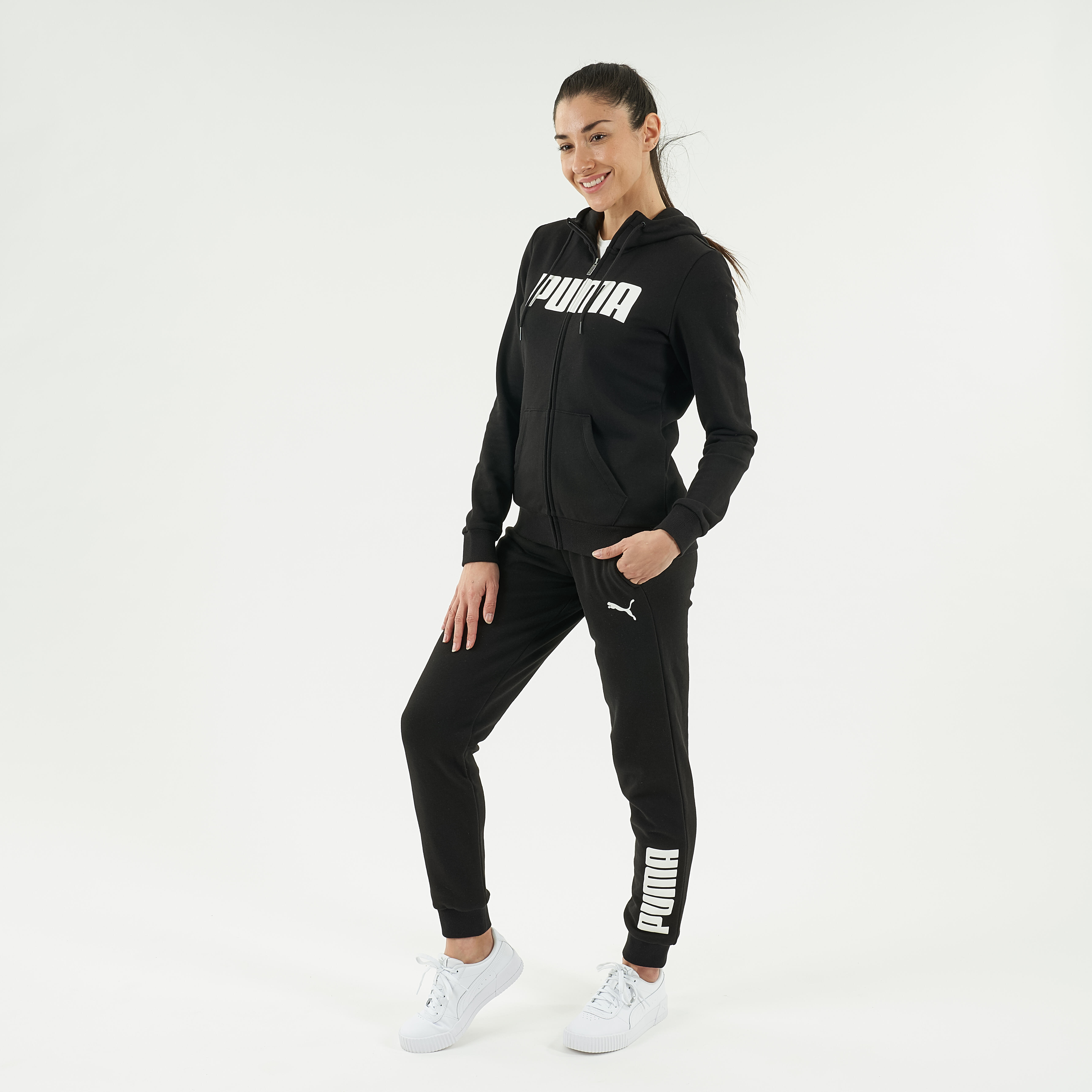 Felpa donna fitness Puma misto cotone con cappuccio nera e logo bianco |  DECATHLON