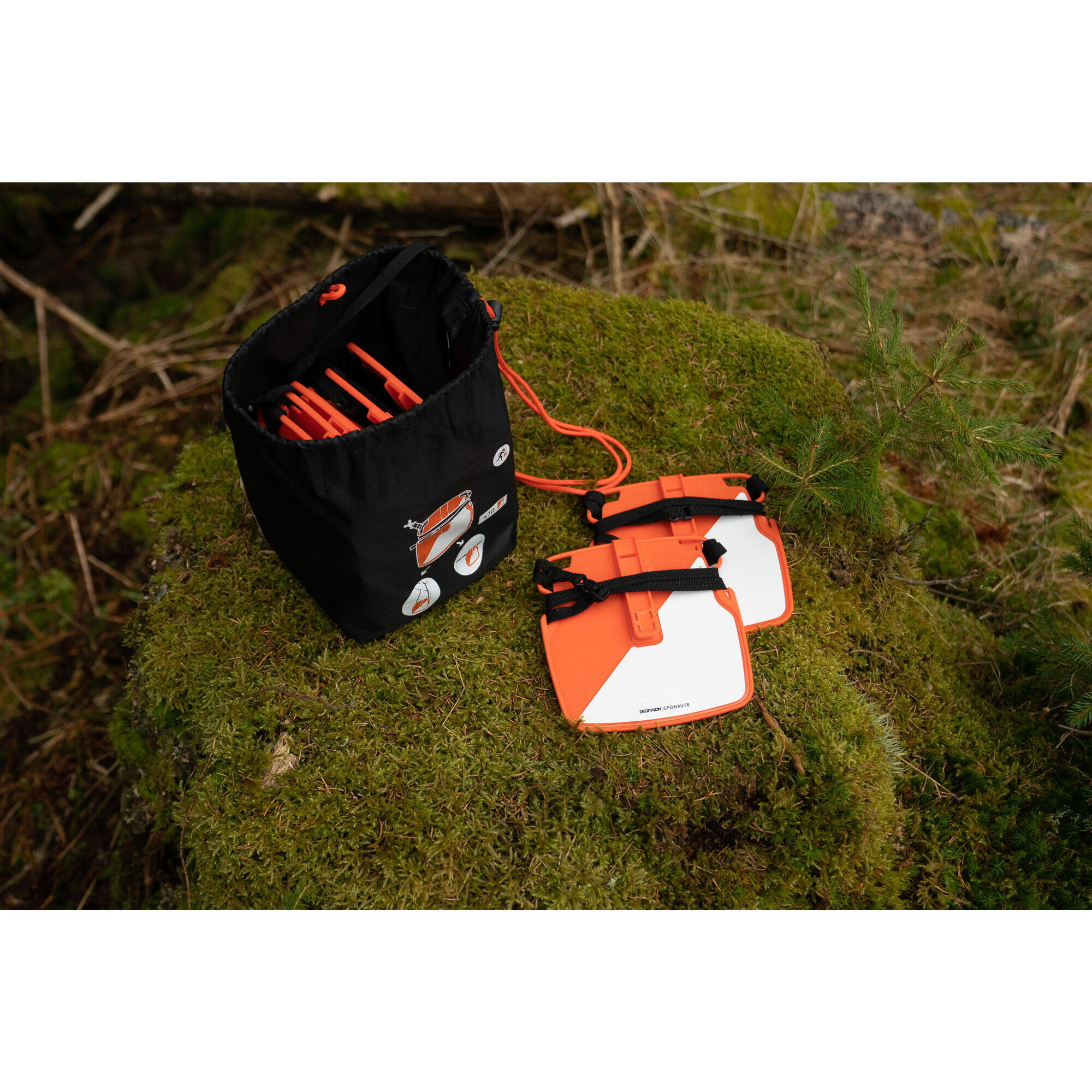 Kit of 10 orienteering beacons with integrated punch