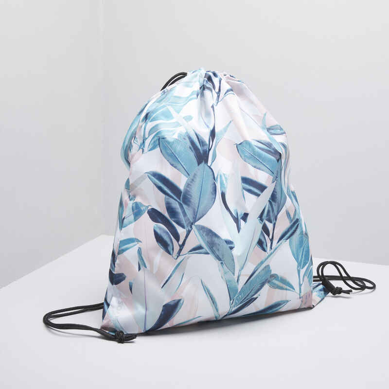 A foldable fitness shoe bag in a romantic leafy print! Decathlon