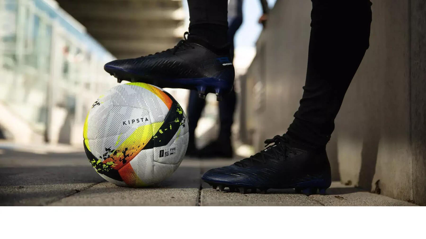 Voetbal op straat