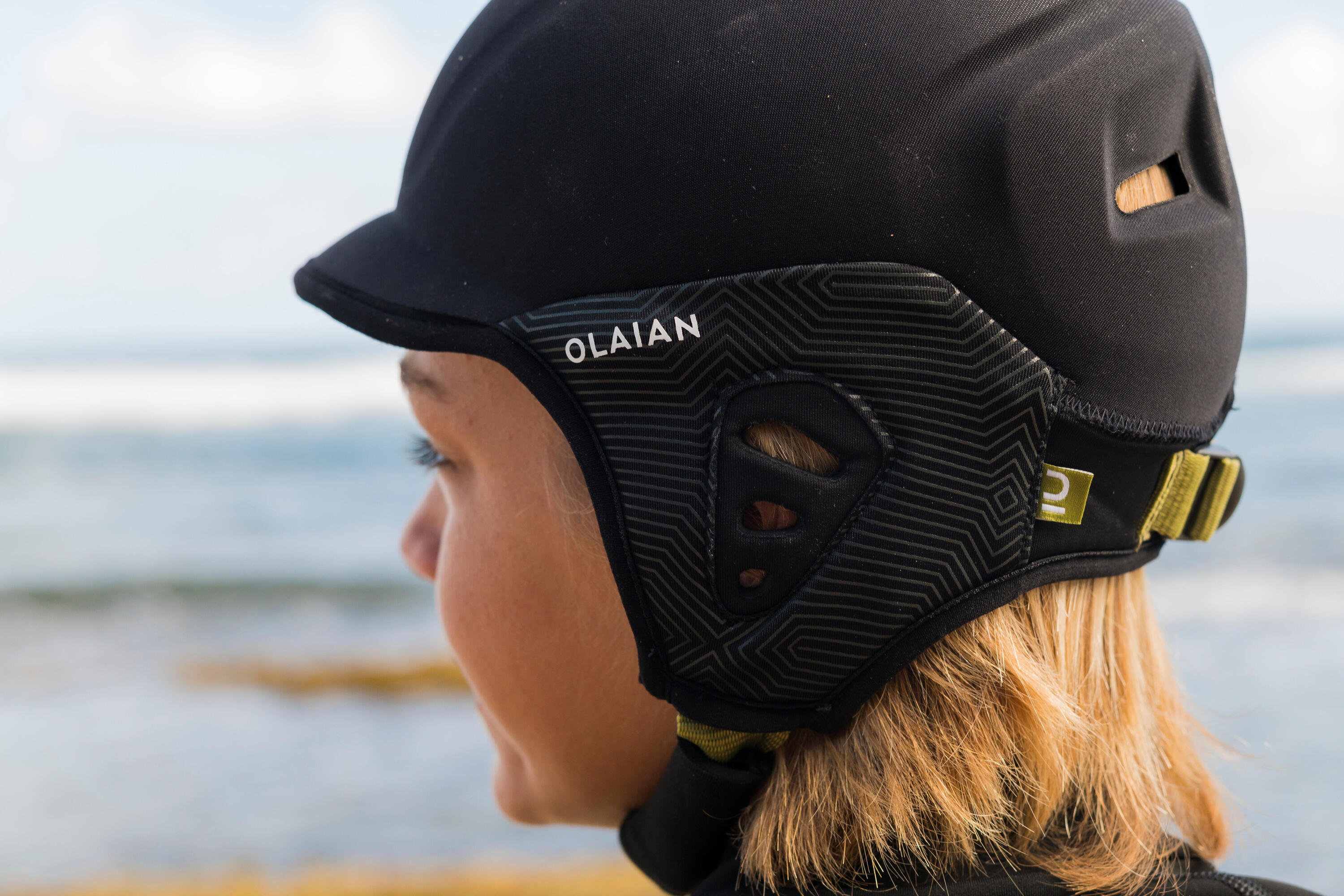 Surf-Helm schwarz 13/15