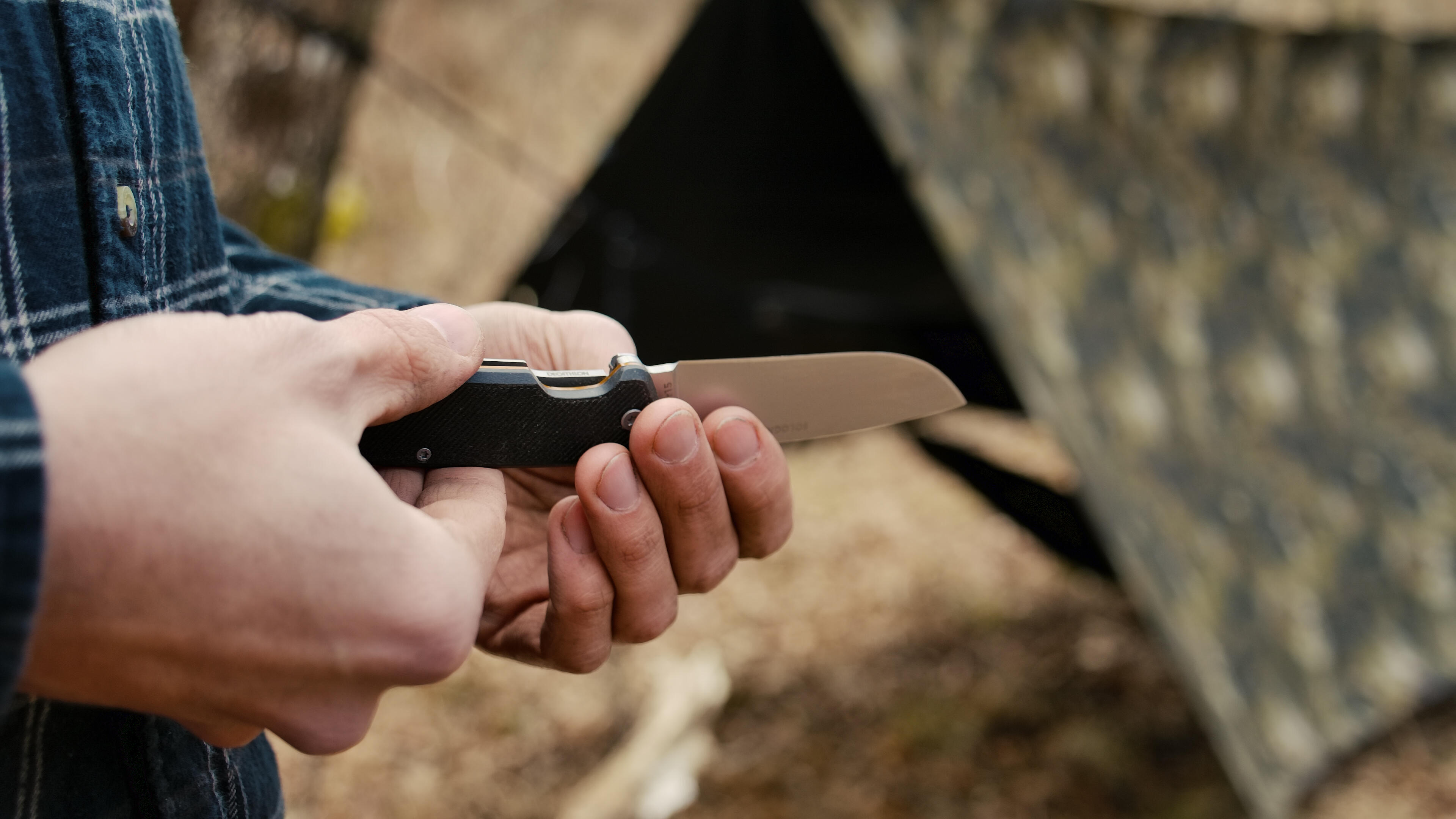 Folding Hunting Knife - Axis 85 Grip V2 8.5 cm Khaki - SOLOGNAC