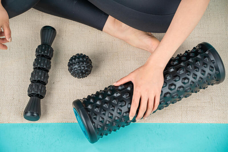 Come utilizzare rulli, palline e bastoni da massaggi | DECATHLON