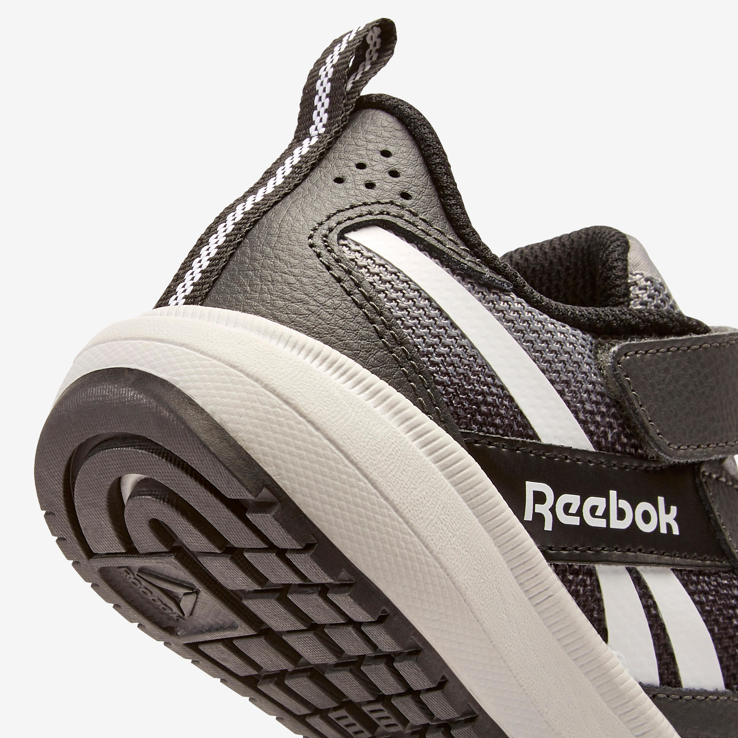 walking shoes black/grey velcro
