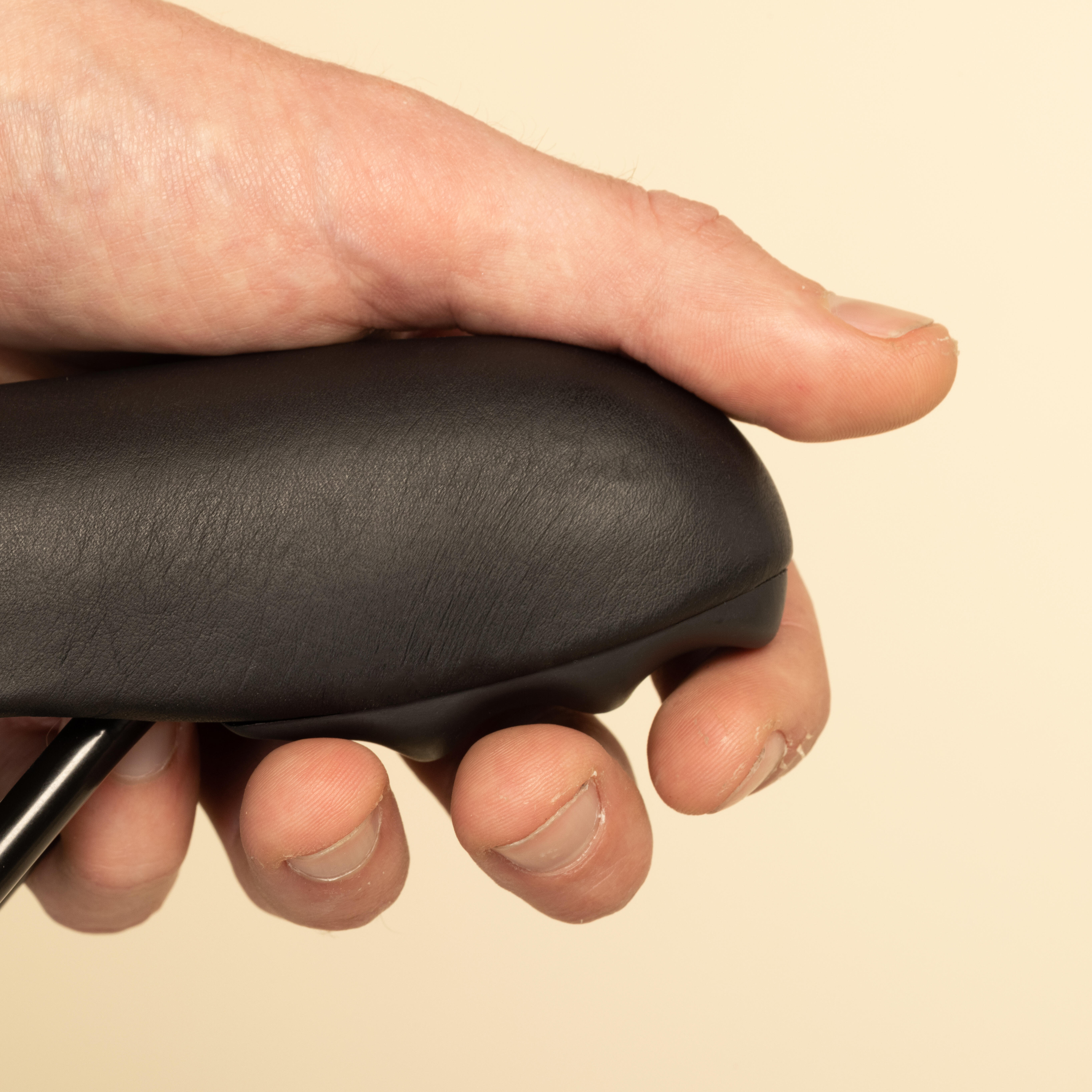 OXYLANE Ergonomické sedlo na skladací bicykel Tilt čierne bez · záber 5