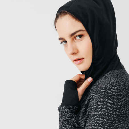 Γυναικείο ζεστό μπουφάν με κουκούλα για τρέξιμο - Μαύρο με ανακλαστικό μοτίβο