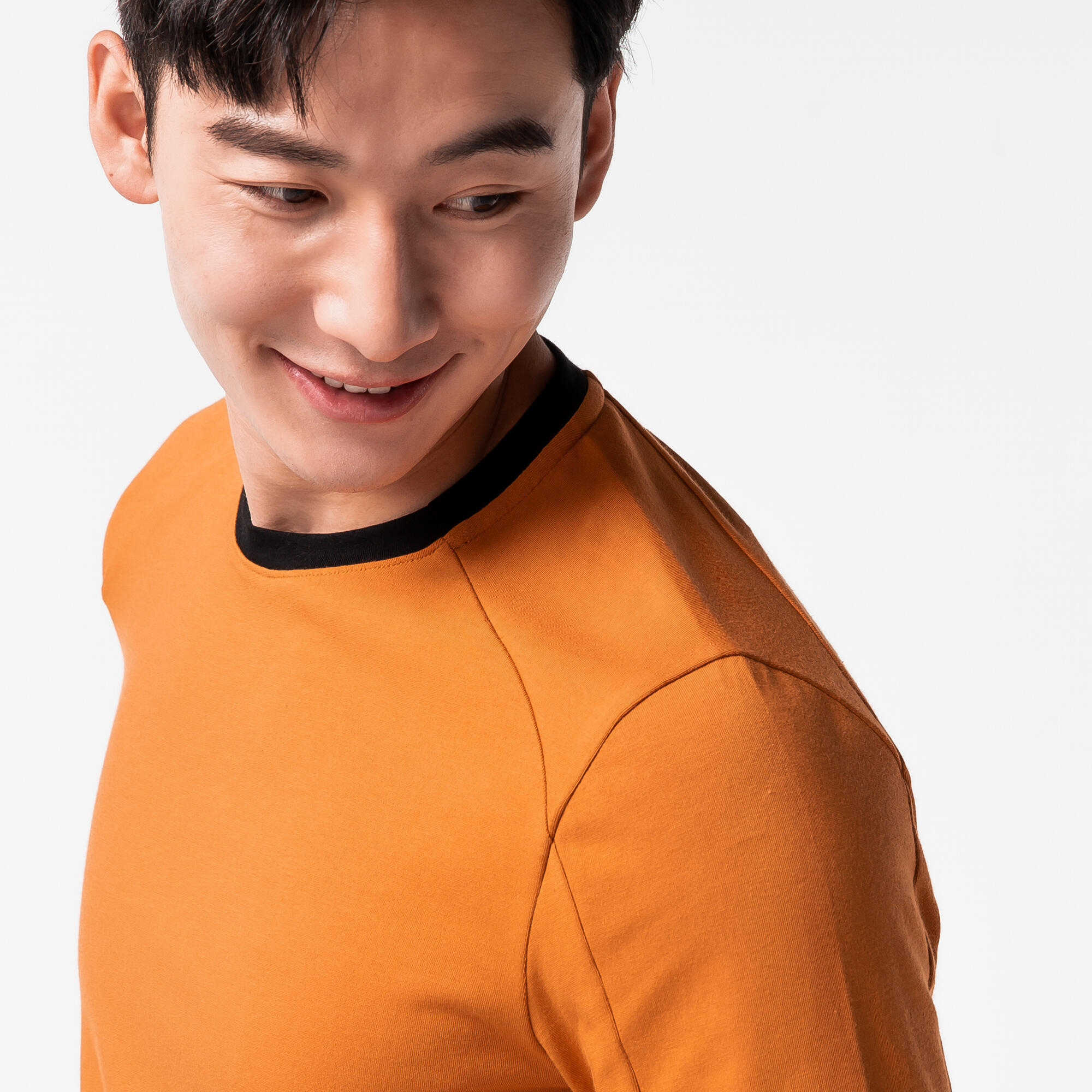 Men's Long-Sleeved Crew Neck Slim-Fit Stretchy Cotton T-Shirt 520 - Ochre 9/28