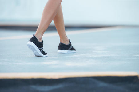 Кросівки жіночі Soft 140 для спортивної ходьби, сітчасті - Чорні