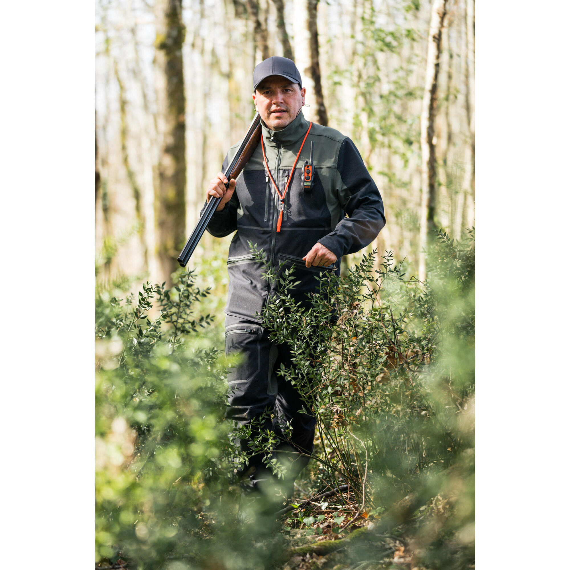 Resistant and Breathable Hunting Jacket Wood 900