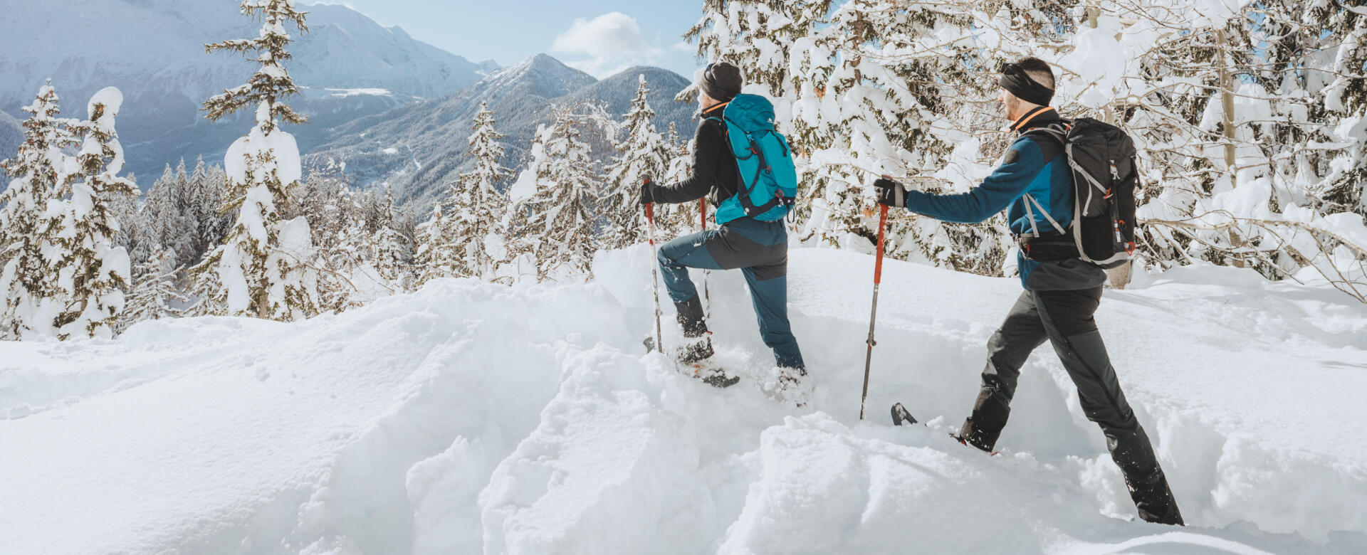 Choosing your snowshoe hiking equipment - teaser