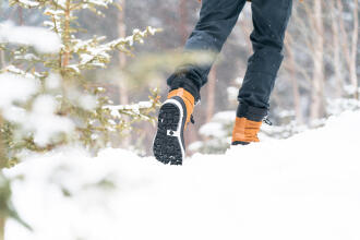 Snow Contact: sole for added grip and traction