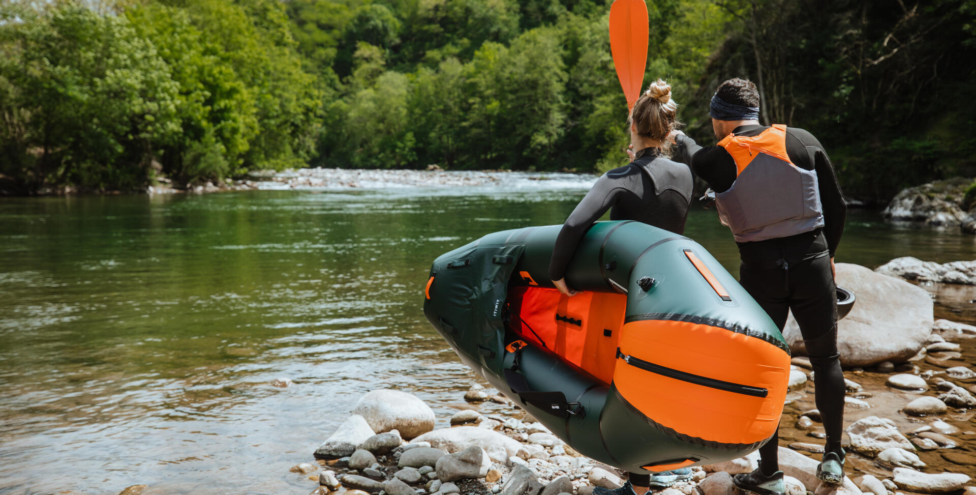 Unde poți face rafting în România și cum te echipezi corespunzător?