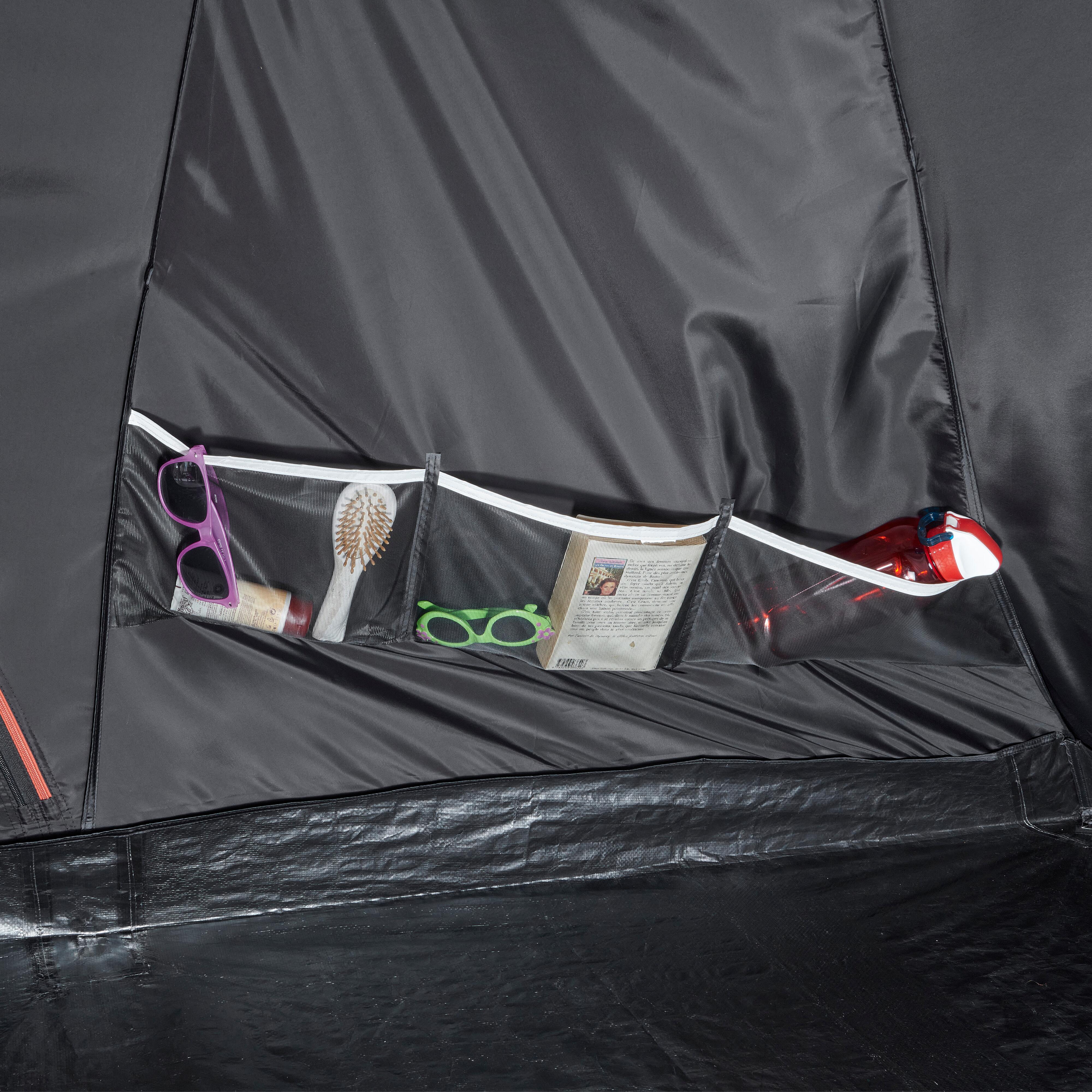 Inflatable Camping Tent 5-Person, Air Seconds 5.2 Fresh & Black - QUECHUA