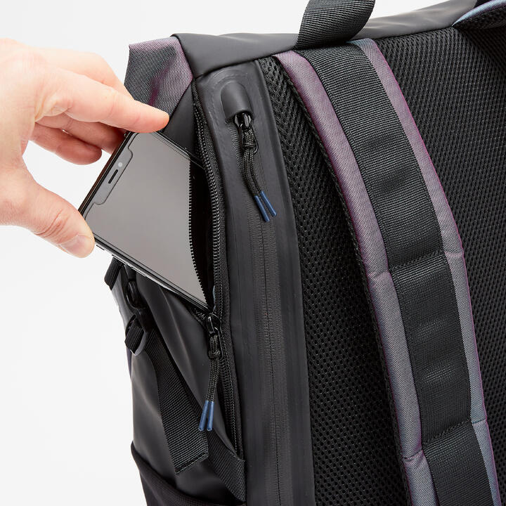 25L Backpack Urban Black / Reflective KIPSTA Decathlon