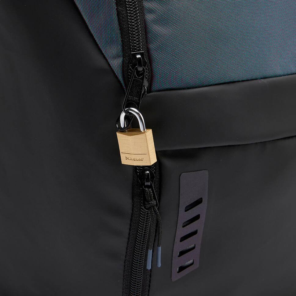 25L Backpack Urban Black / Reflective KIPSTA Decathlon