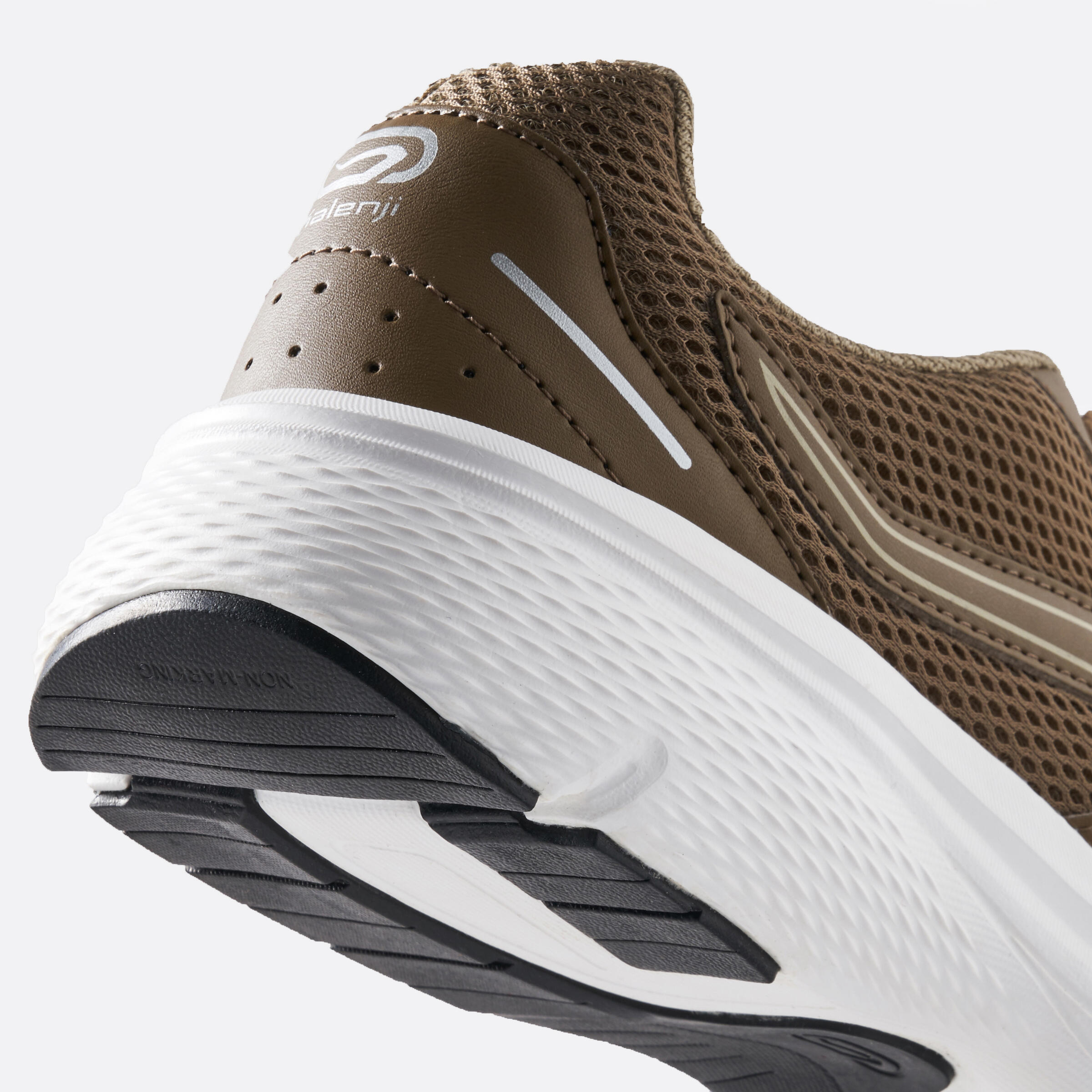 KALENJI Pánska bežecká obuv Run Cushion hnedá 39 · záber 4