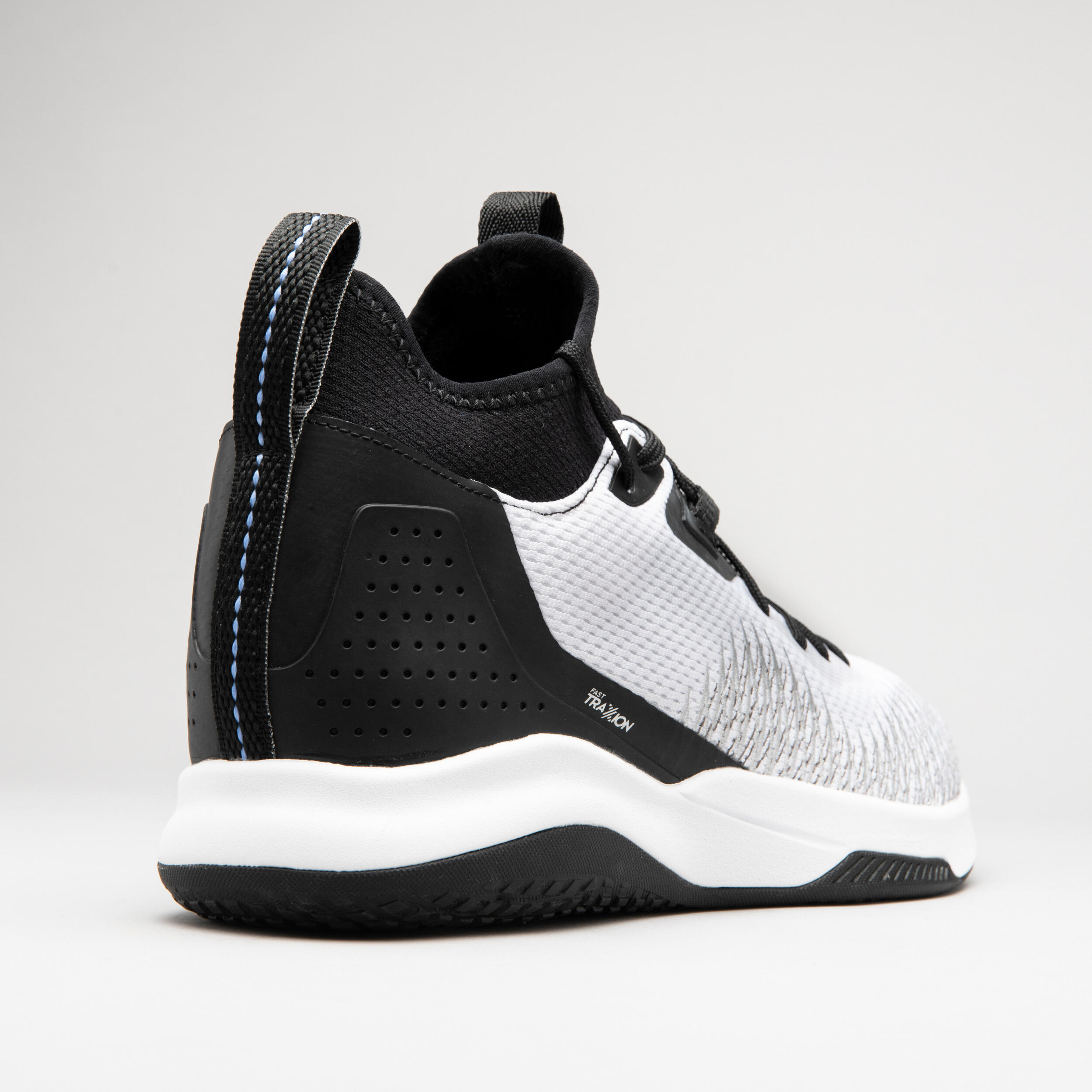 chaussure basketball basse
