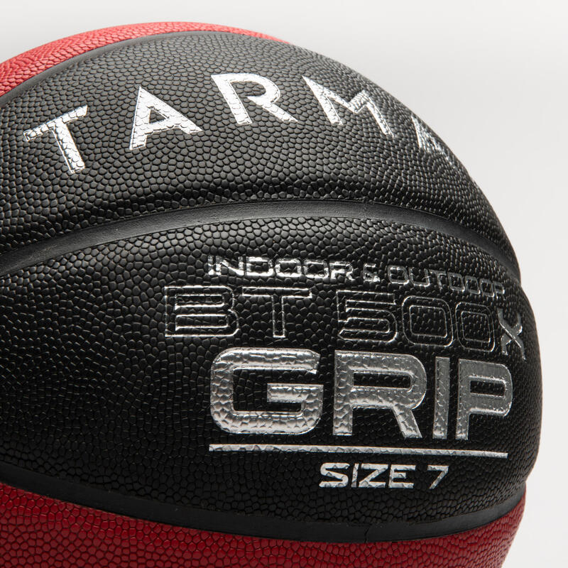 Ballon de Basket Adulte BT500 Grip Taille 7 - Noir/Rouge