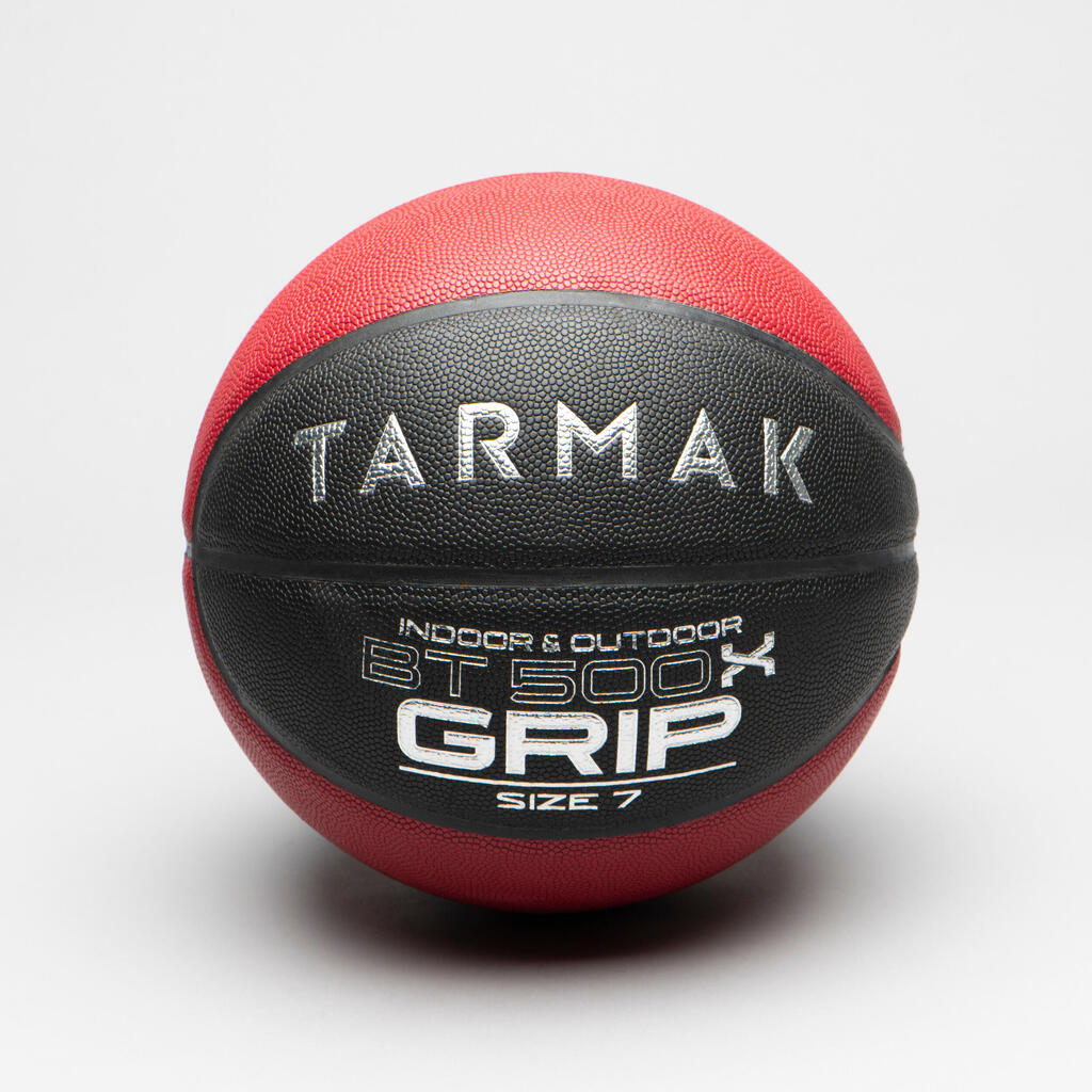 Pieaugušo 7. izmēra basketbola bumba “BT500 Grip”, melna/sarkana