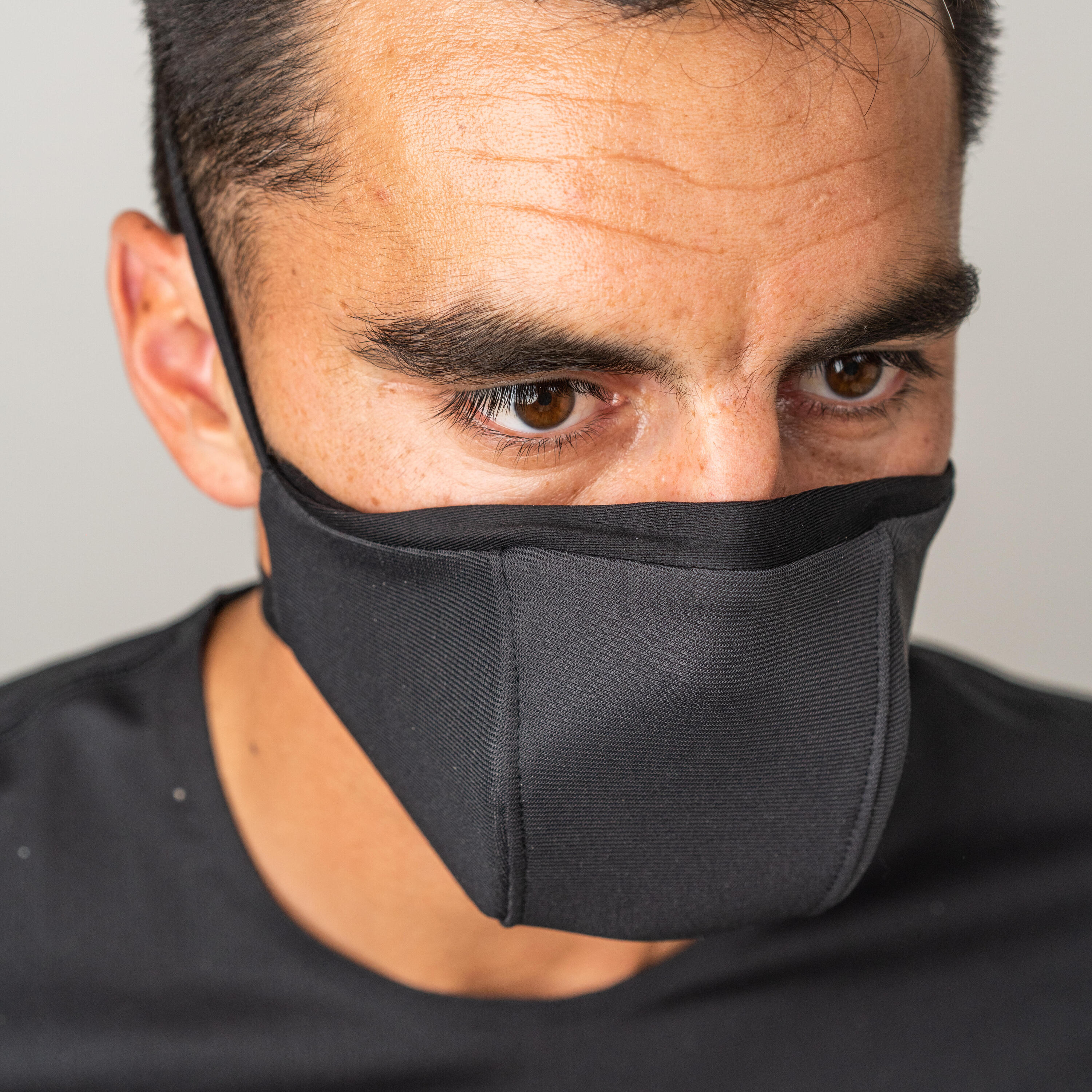 MASQUE BARRIÈRE COVID-19 POUR LE SPORT RÉUTILISABLE MBS NOIR 9/42